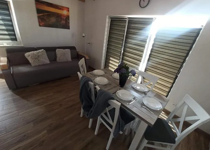 Zakatek Ciszy. Prázdninový dům